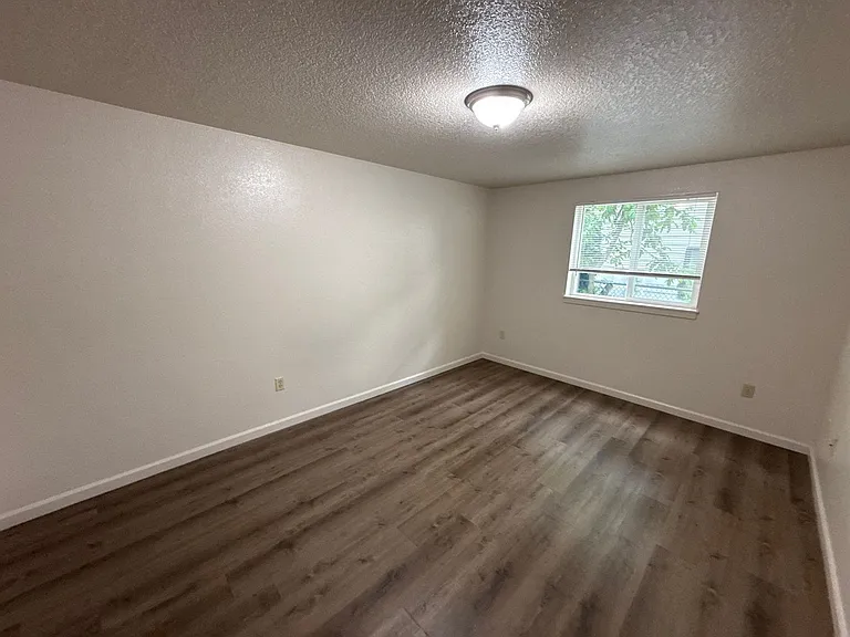 917 Bryan Ct — Photo 12
