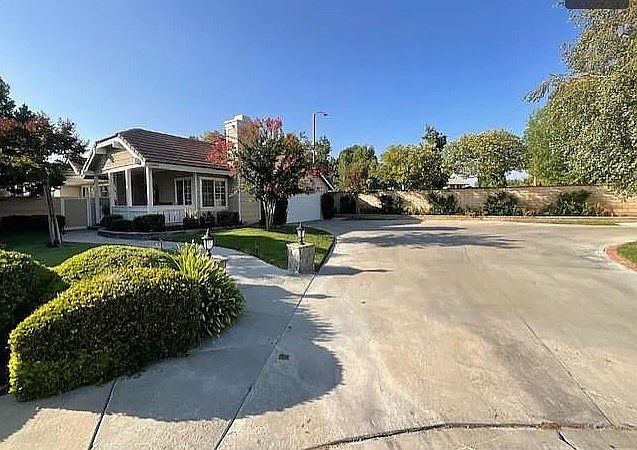 1st image of 23955 Oakland Ct