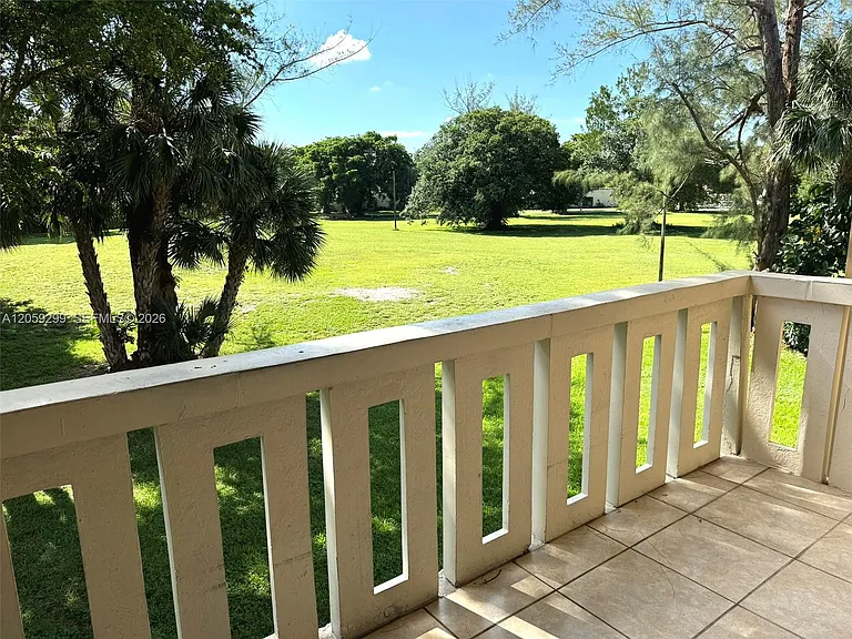 7400 Miami Lakes Dr #D206 — Photo 4