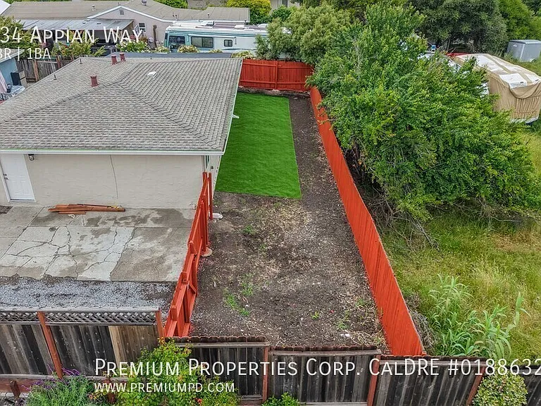 934 Appian Way — Photo 5