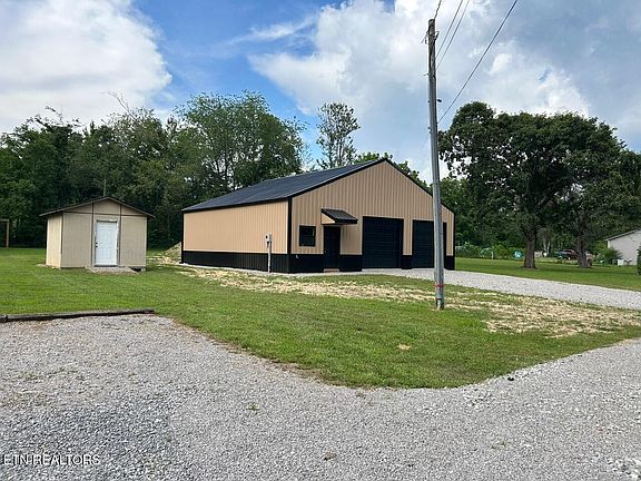 4th image of 941 Pinetree Rd