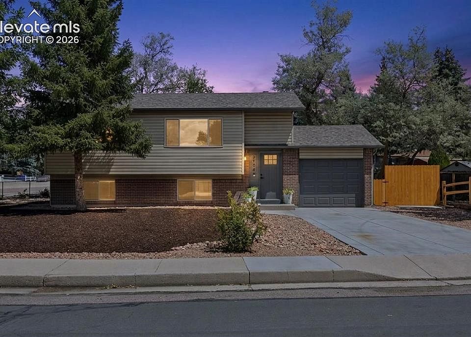 1st image of 3704 Surrey Ln