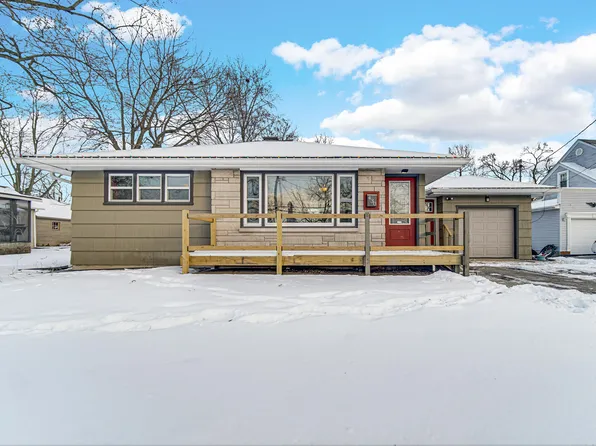 430 S East St, Crown Point, IN 46307
