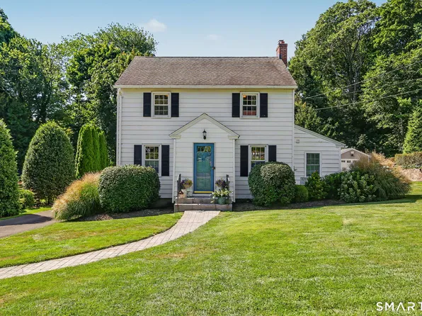 35 Beardsley Parkway, Trumbull, CT 06611