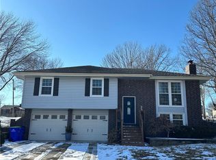 7002 Marion St, Shawnee, KS 66218