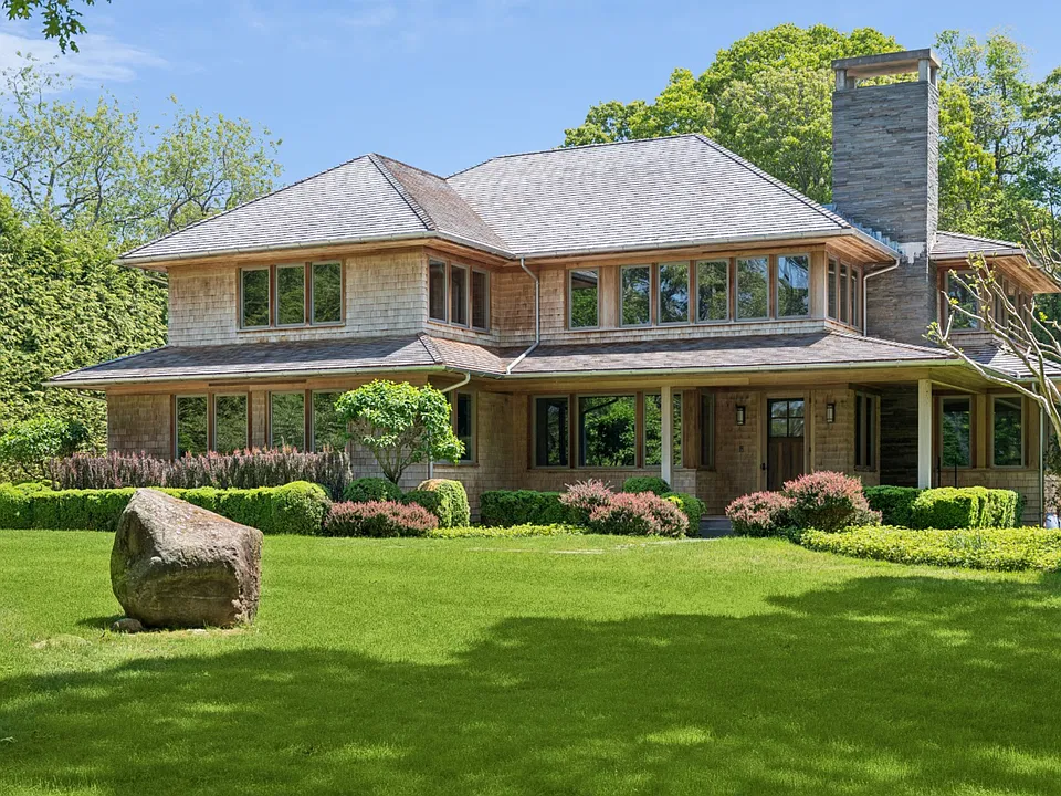 9 West Dr