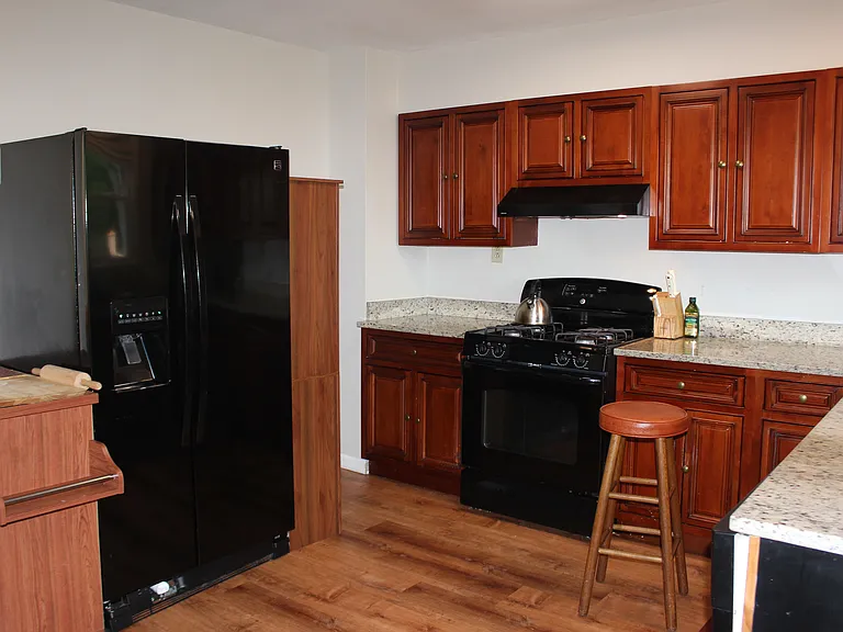 6703 Cathedral Ave — Photo 10