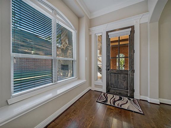 3rd image of 2 Little Falls Pl
