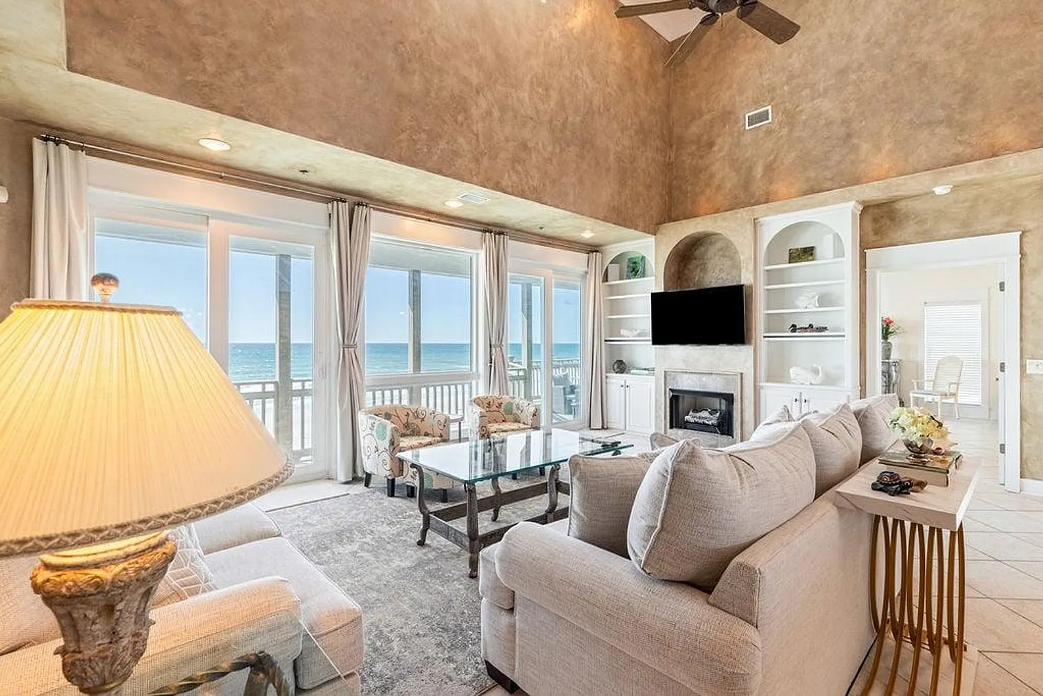 4 bed, 3.0 bath, 2464 sqft, $6,867 — Photo 3