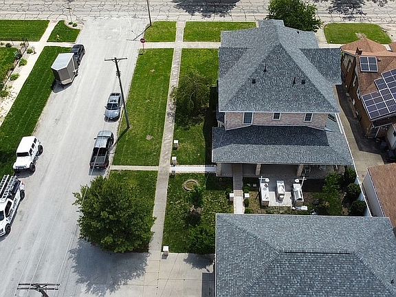 3rd image of 2800 Western Ave