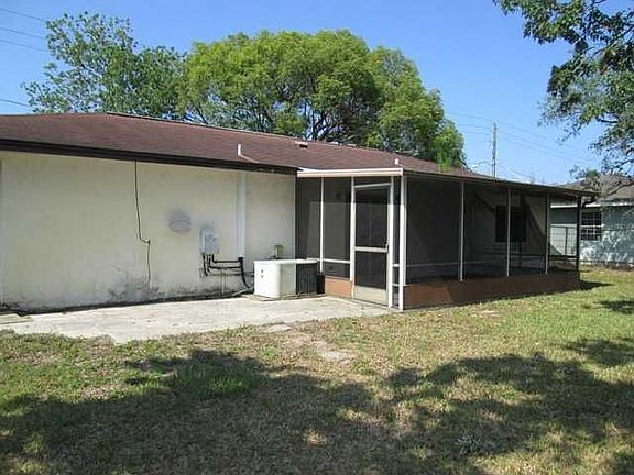 3rd image of 484 Wiltshire Blvd