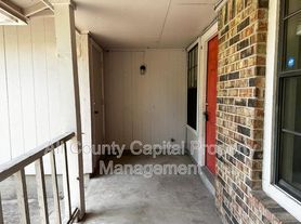 1102 Hickory Grove Dr, Austin, TX