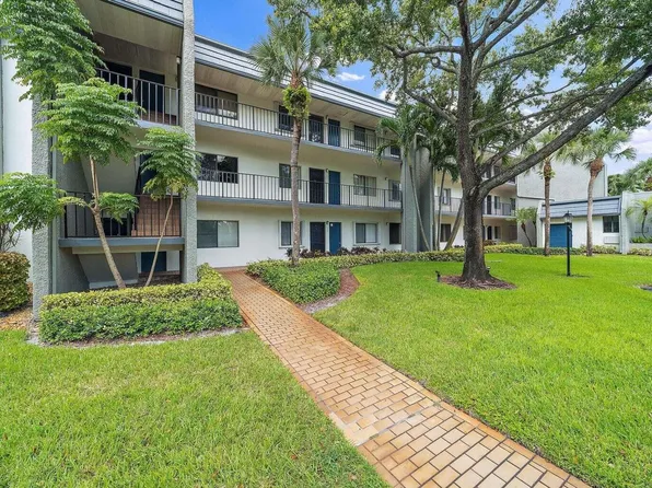 4838 Esedra Ct APT 304, Lake Worth, FL 33467