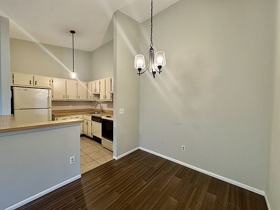 4th image of 6025 Scotchwood Gln APT 202