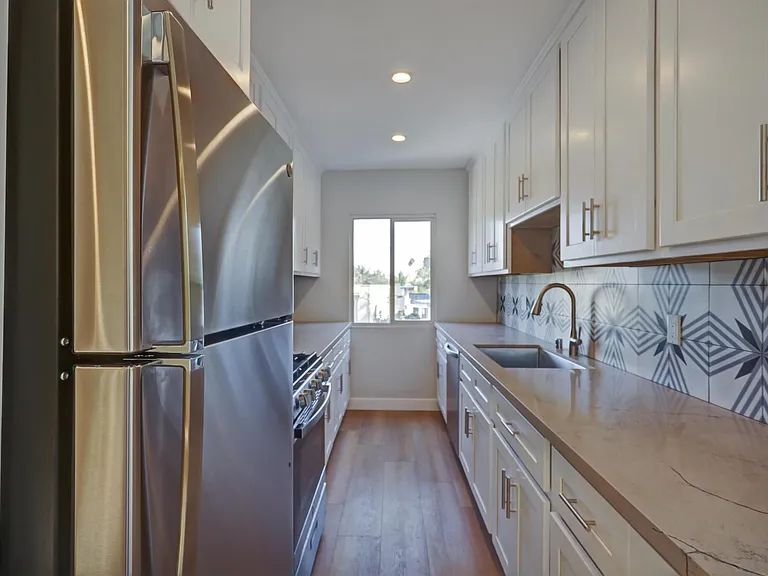 644 Pier Ave #2 — Photo 8