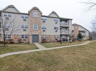 1508 Spring Brook Ct UNIT 1A, Round Lake Beach, IL 60073