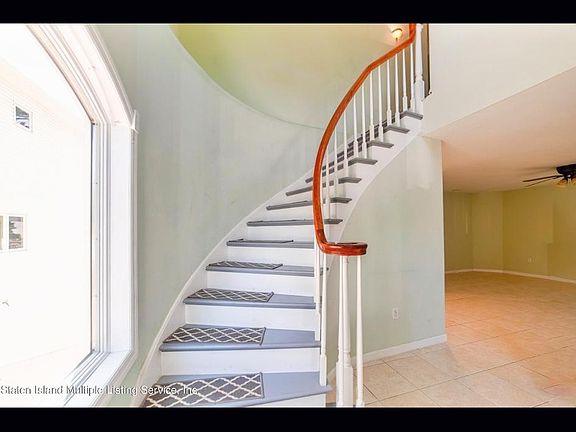 3rd image of 54 Titus Ave Floor 2