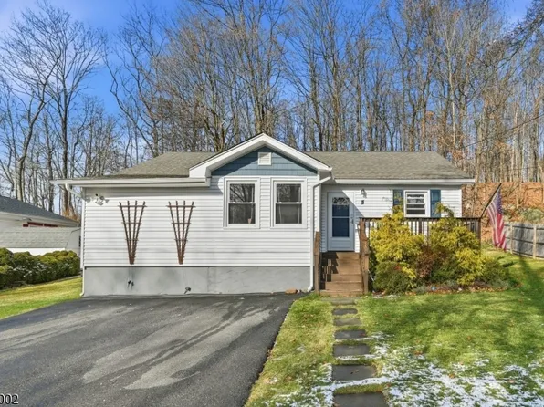 5 Chestnut Ave, Mount Arlington Boro, NJ 07856