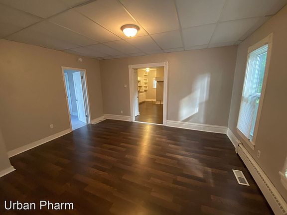 3rd image of 245 Carrier St NE