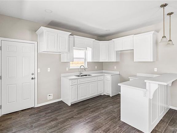 3rd image of 1614 Playa Dr