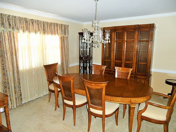 4th image of 2319 Weinmann Way