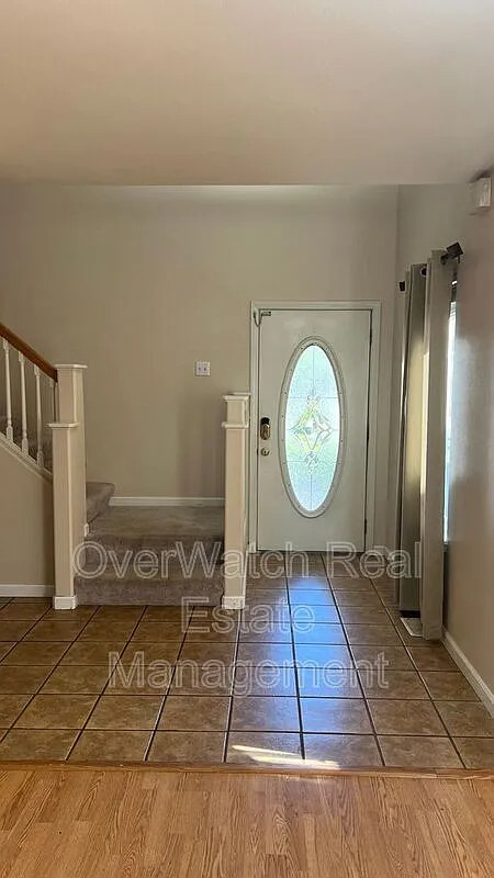 3 bed, 2.5 bath, 1637 sqft, $2,800 — Photo 2