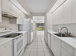 700 SW 137th Ave APT 110H, Pembroke Pines, FL 33027