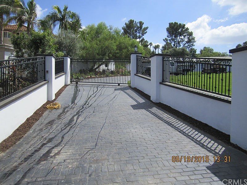 1st image of 4940 E Crescent Dr