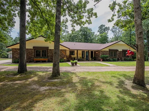 11619 Oak Hills Dr, Bentonville, AR 72712