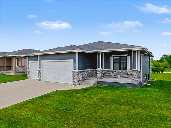 3rd image of 9081 Hayden Dr