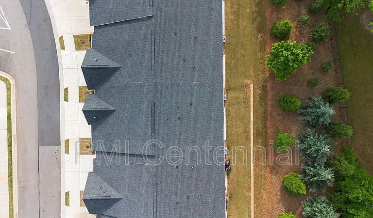 192 Hampton Cir — Photo 3