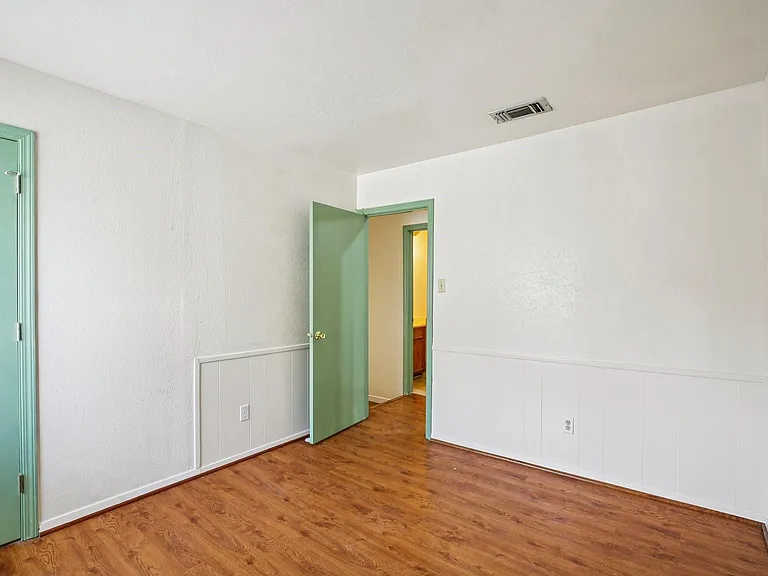 8379 La Roche Ln — Photo 23