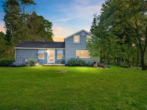308 Higby Rd, New Hartford, NY 13413