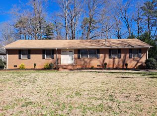 2233 Kimway Dr, Matthews, NC 28105