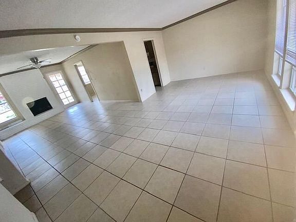 4th image of 216 Moonglow Dr