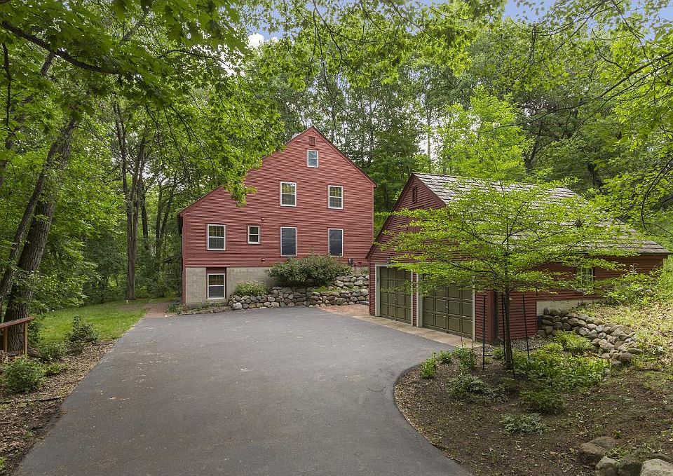 1st image of 7 White Oaks Ln