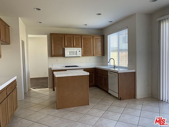 3rd image of 7853 Hall Ave