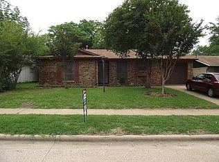 1822 Meadowcrest Dr, Garland, TX 75042