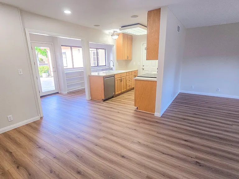 3105 Lodgewood St — Photo 101