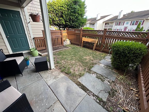 3rd image of 6076A Essex House Sq