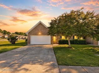 12494 Spring Trace Ct, Louisville, KY 40229
