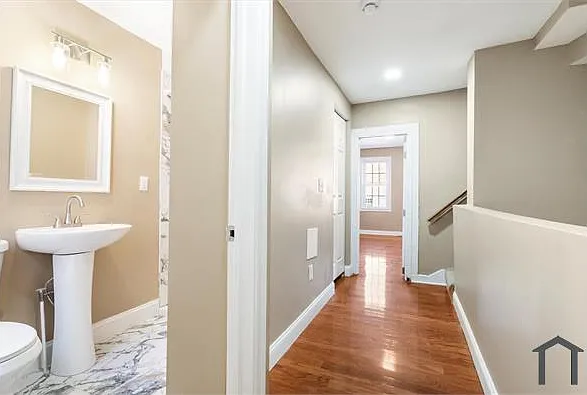 424 S Eden St — Photo 11