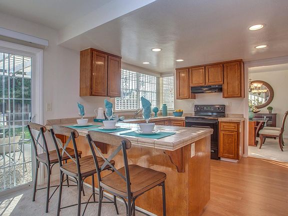 4th image of 2841 McLaughlin Ave