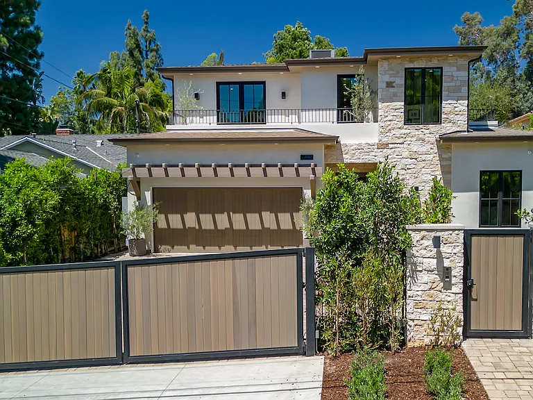 12527 Huston St — Photo 1