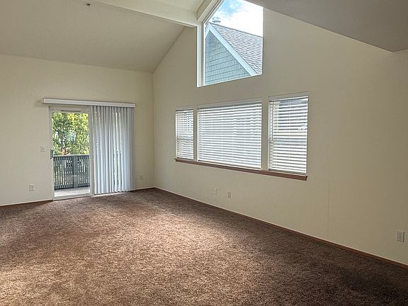 4th image of 5901 40th Ave SW #3