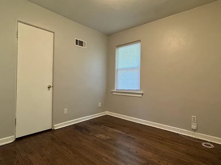 7814 Wayne Ave — Photo 14