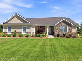 1247 Timberleaf Dr, Brighton, MI 48114