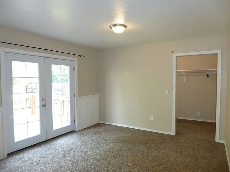 9236 Emily Way — Photo 15