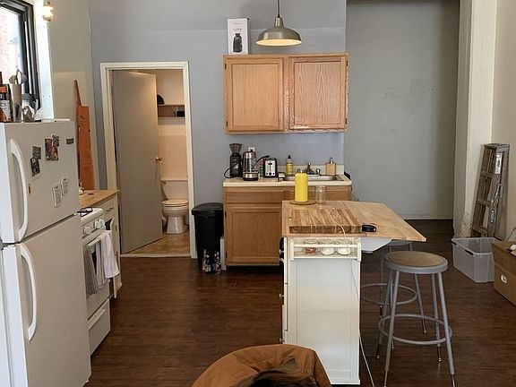 4th image of 304 Meserole St APT 2D