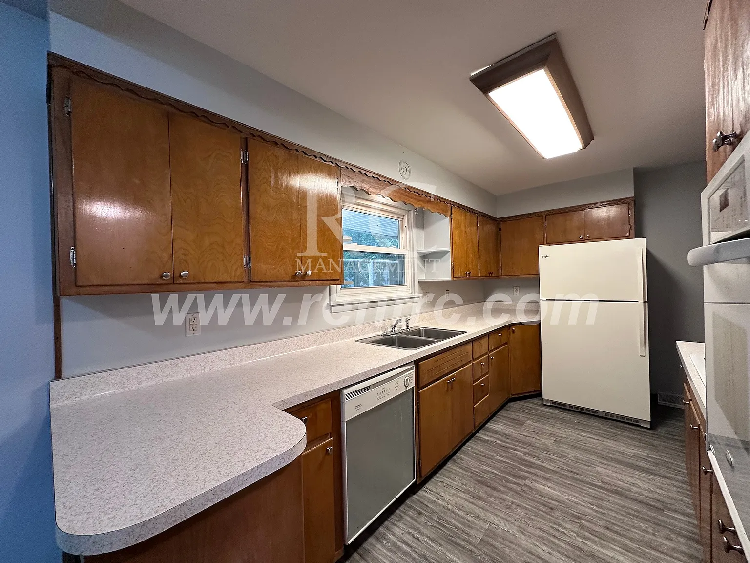 2 bed, 1000 sqft, $925 — Photo 2